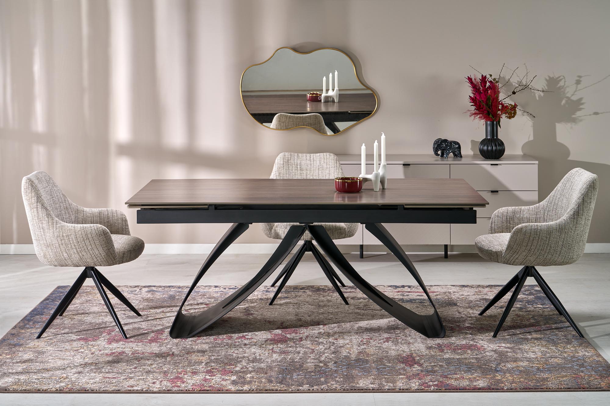 Krzesła, które odmienią Twoją jadalnię – przegląd trendów na 2025 rok