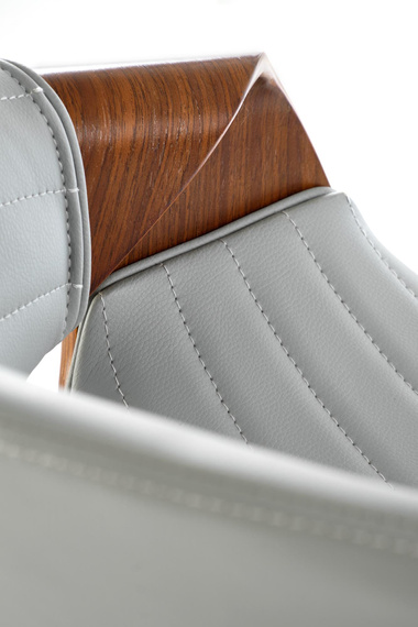 Hoker z oparciem ekoskóra szary / orzech / srebrny H123