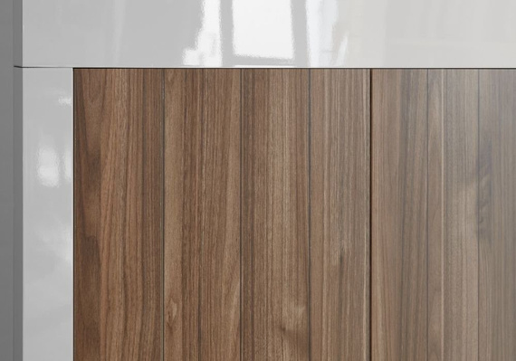 Komoda wysoka z drzwiami biała / orzech wysoki połysk / mat 110 cm Fondi