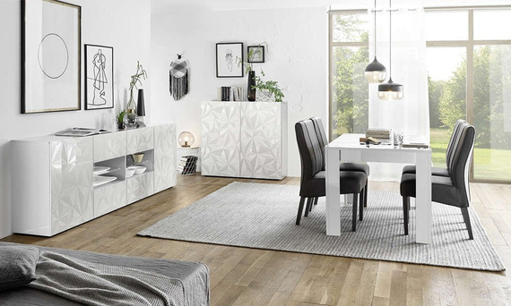 Komoda wysoka z drzwiami biała wysoki połysk 121 cm Prestige