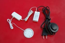 Totality białe oświetlenie do półki